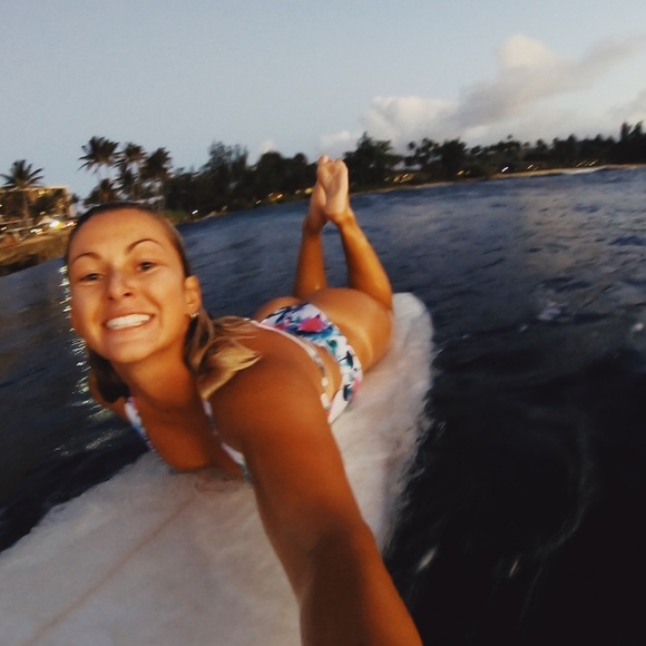 Meet your Posher, Kristen - Picture 2 of 6